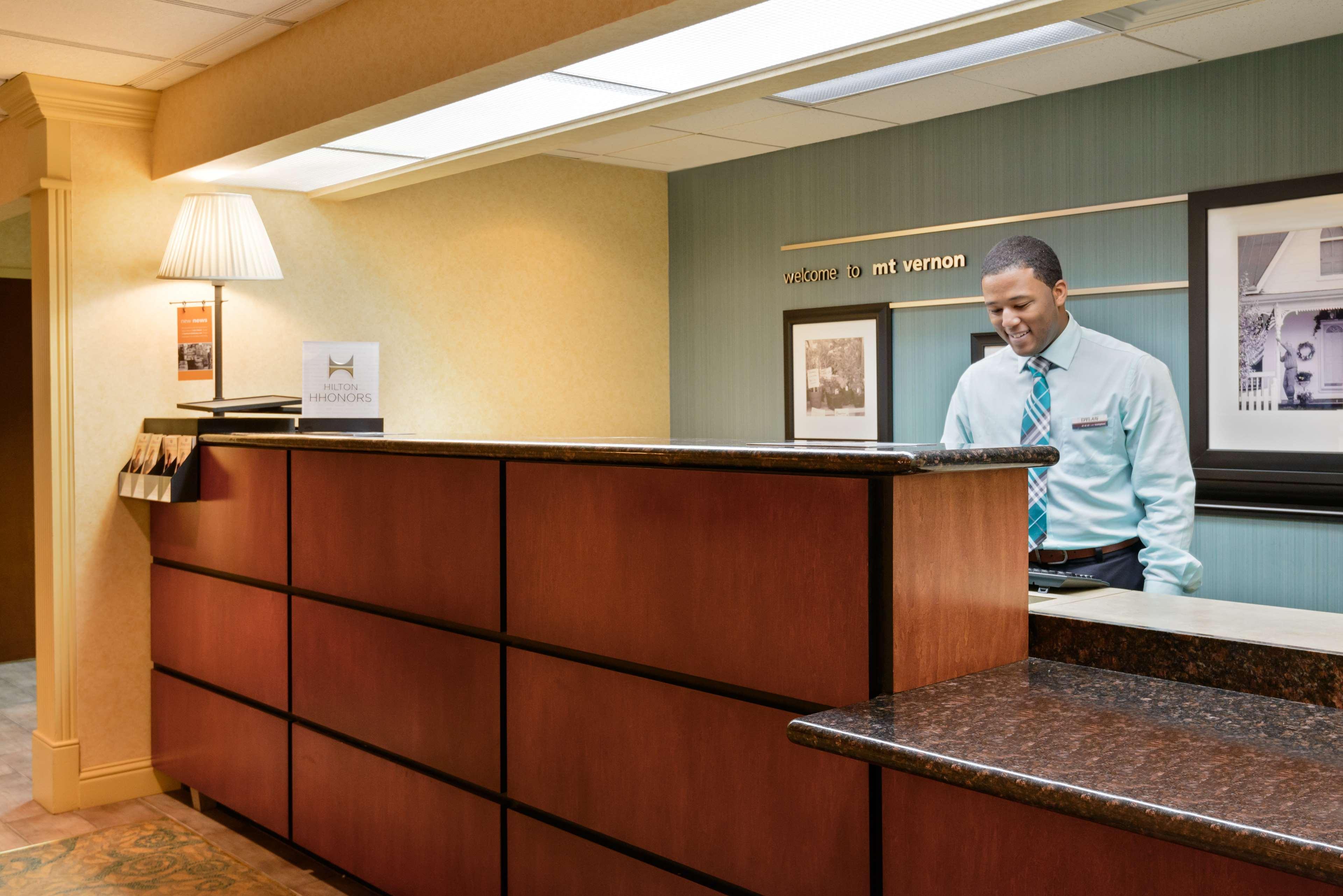 Hampton Inn Маунт-Вернон Экстерьер фото