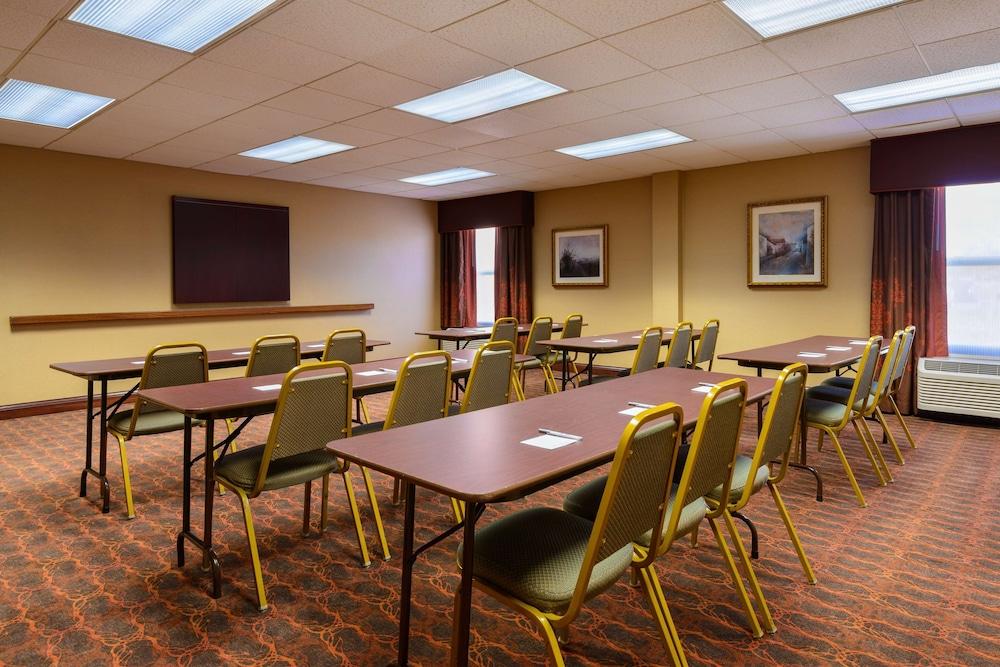 Hampton Inn Маунт-Вернон Экстерьер фото