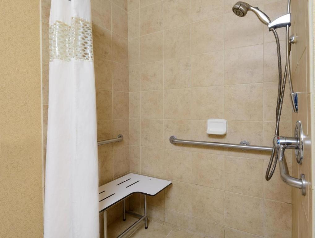 Hampton Inn Маунт-Вернон Экстерьер фото