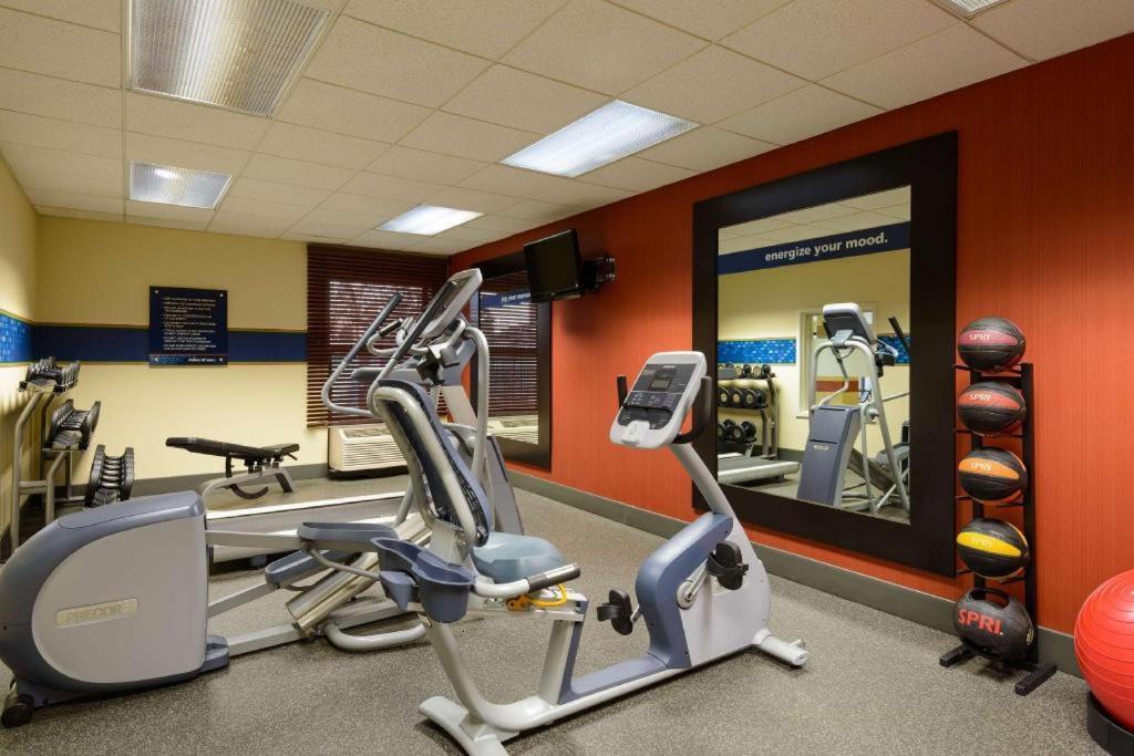 Hampton Inn Маунт-Вернон Экстерьер фото